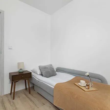 Przytulny Z Parkingiem I Balkonem Centrum Gliwic By Renters *
