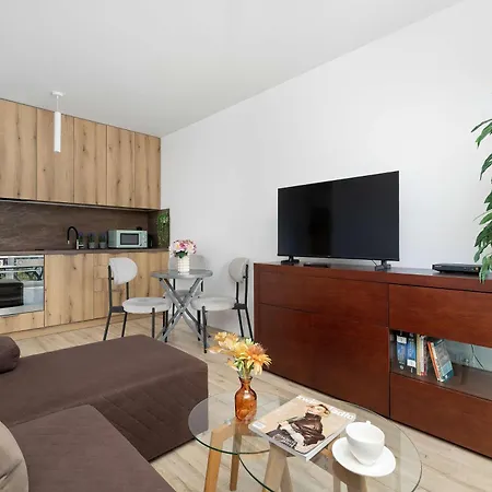 Przytulny Z Parkingiem I Balkonem Centrum Gliwic By Renters Apartment