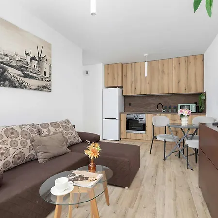 Apartment Przytulny Z Parkingiem I Balkonem Centrum Gliwic By Renters Gliwice