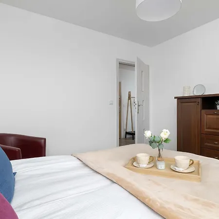 Przytulny Z Parkingiem I Balkonem Centrum Gliwic By Renters Apartment