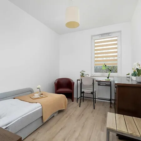 Przytulny Z Parkingiem I Balkonem Centrum Gliwic By Renters Apartment